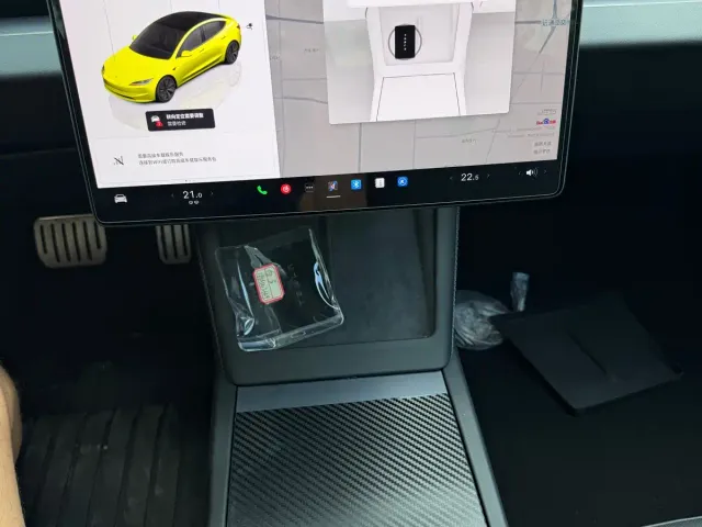 Tesla Model 3 — Фото автомобиля 12
