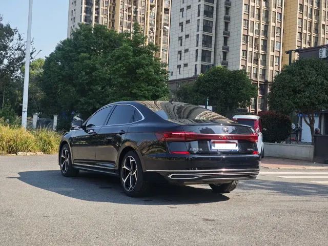 Volkswagen Passat — Фото автомобиля 18