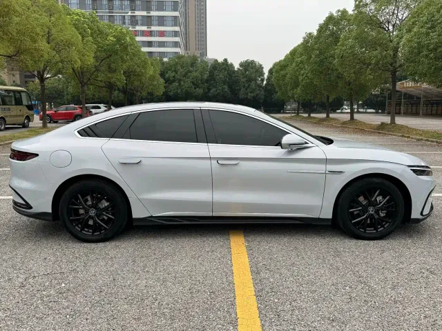 BYD Han 2025 DM-i Smart Drive Edition 125KM Elite — Фото автомобиля 10