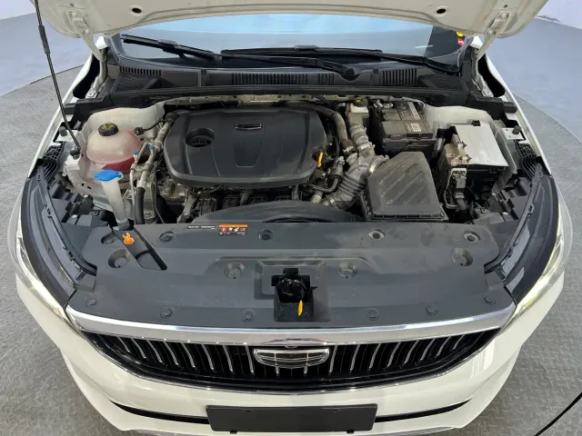Geely Emgrand — Фото автомобиля 18