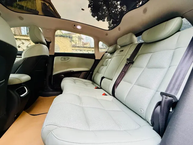 IM Motors LS6 — Фото автомобиля 11