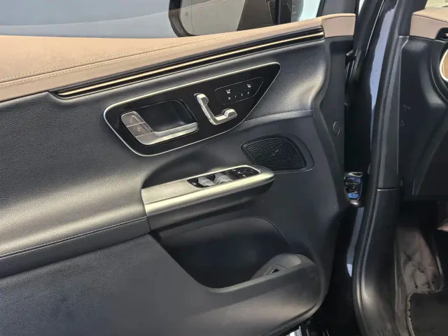 Mercedes-Benz EQE SUV — Фото автомобиля 16
