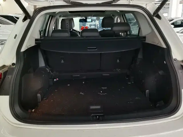 Volkswagen Tiguan L — Фото автомобиля 4