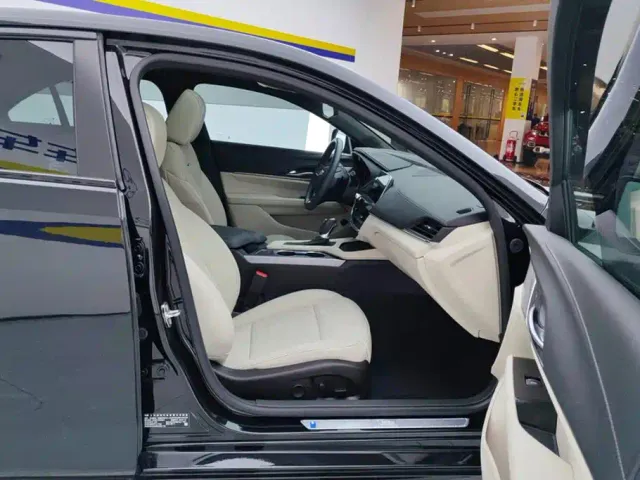 Cadillac CT4 — Фото автомобиля 8