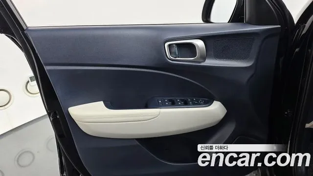 Hyundai Venue — Фото автомобиля 13