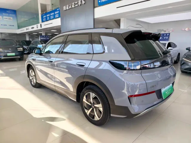 BYD Sealion 05 EV — Фото автомобиля 9