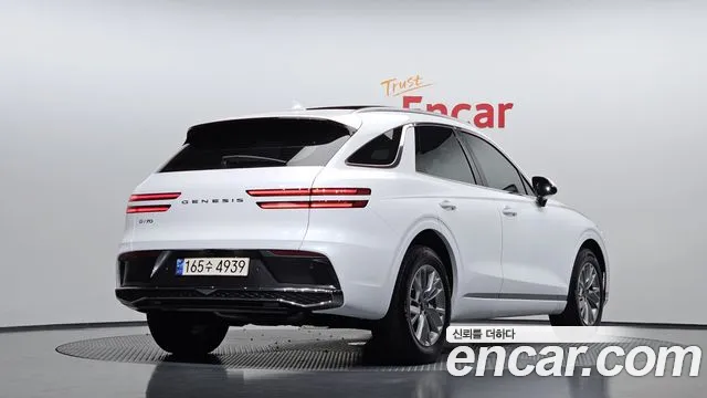 Genesis GV70 2.5T Бензин 2WD — Фото автомобиля 2