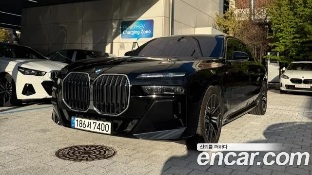 Фотография автомобиля — BMW 7 Series G70