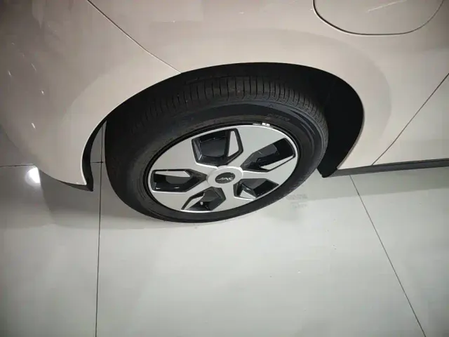 JAC Yiwei 3 — Фото автомобиля 22