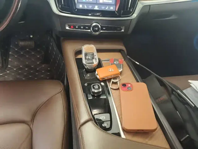 Volvo S90 — Фото автомобиля 13