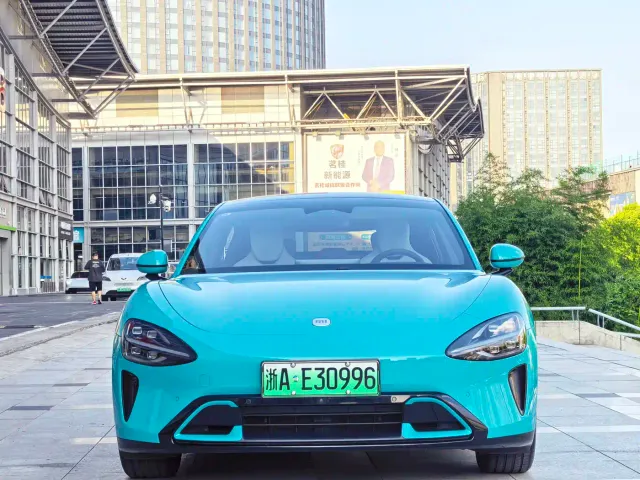 Xiaomi SU7 — Фото автомобиля 2
