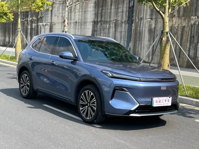Geely Galaxy Starship 7 EM-i — Фото автомобиля 3