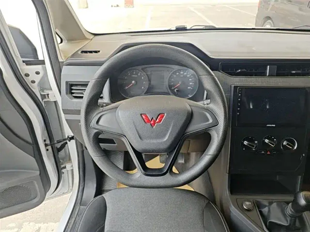 Wuling Hongguang Plus — Фото автомобиля 10