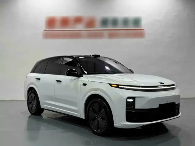 Li Auto L7 — Фото автомобиля 2