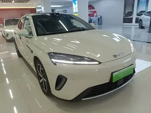 BYD Seal 07 DM-i — Фото автомобиля 3
