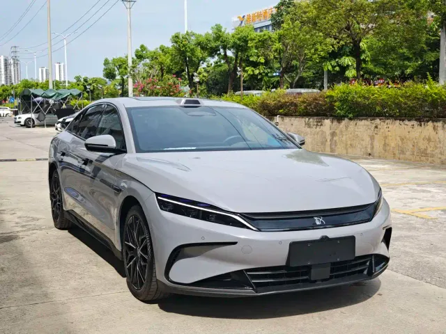 BYD Han — Фото автомобиля 3