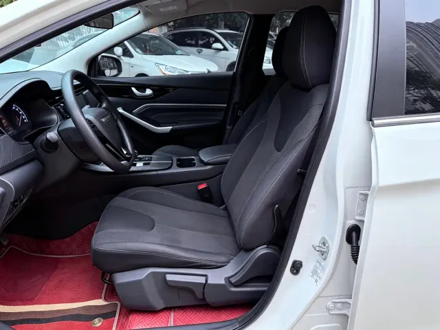 Venucia D60 EV — Фото автомобиля 11