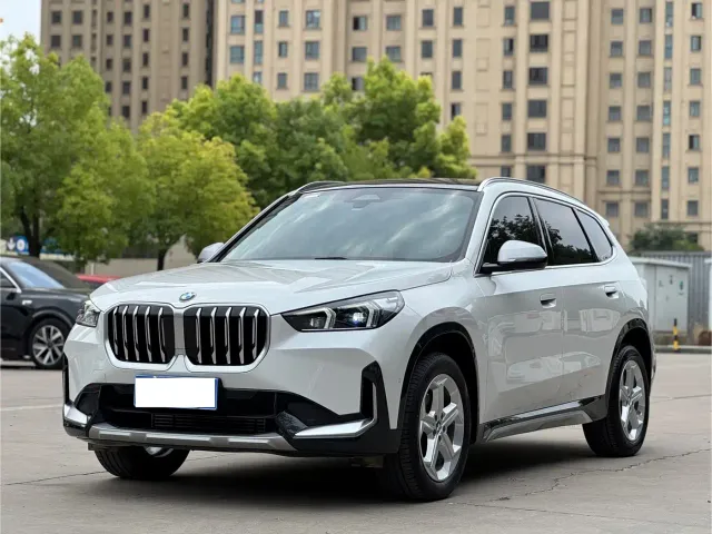 Фотография автомобиля — BMW X1