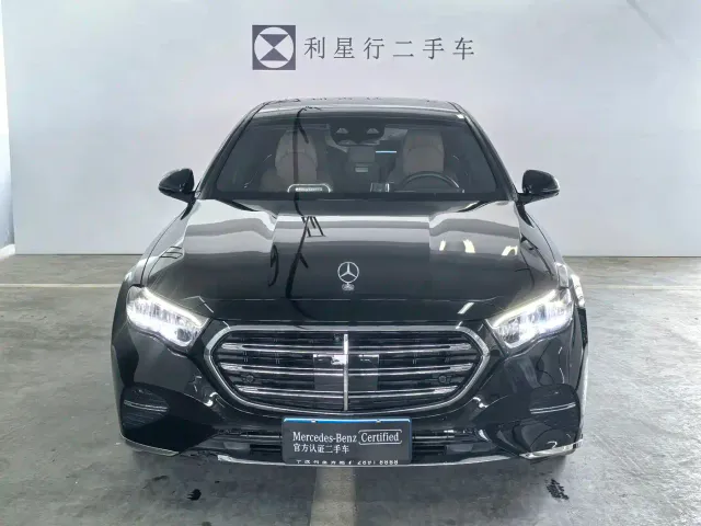Mercedes-Benz E-Class — Фото автомобиля 3