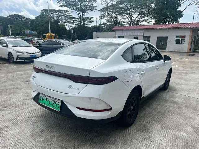 BYD Qin PLUS — Фото автомобиля 9