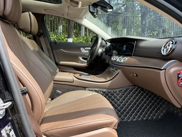 Mercedes-Benz E-Class — Фото автомобиля 12