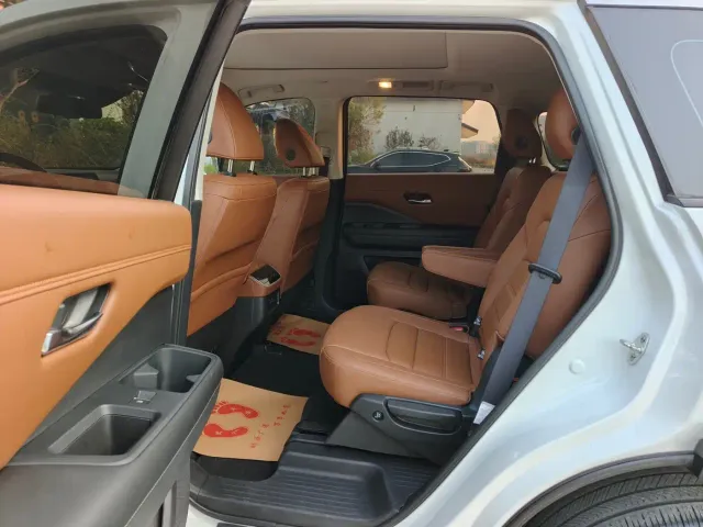 Nissan Terra — Фото автомобиля 10