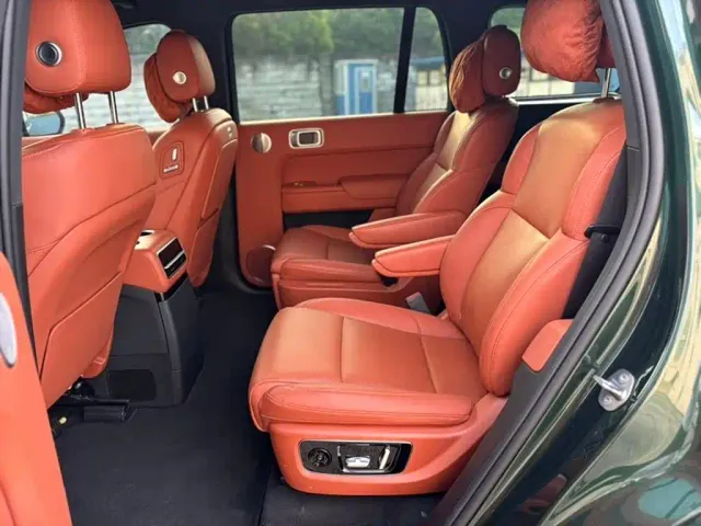 Li Auto L9 — Фото автомобиля 8