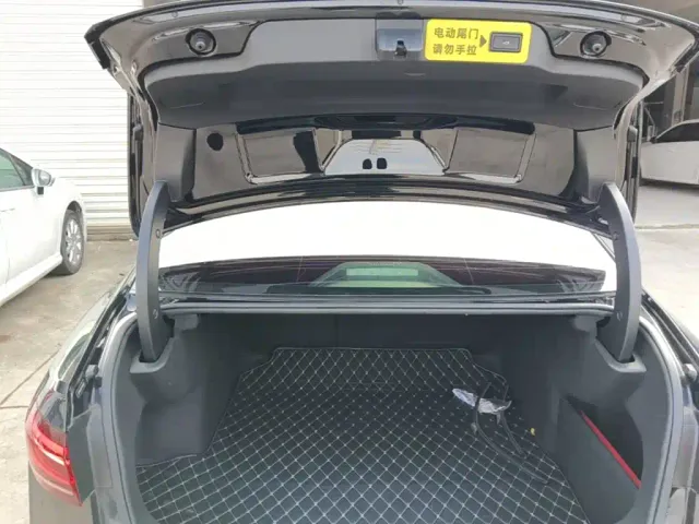 Volkswagen Passat — Фото автомобиля 18