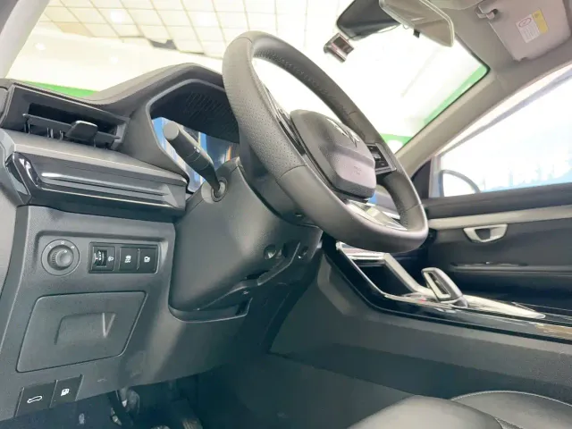 Wuling Asta — Фото автомобиля 9