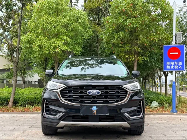 Ford Edge — Фото автомобиля 2