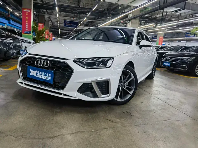Фотография автомобиля — Audi A4L