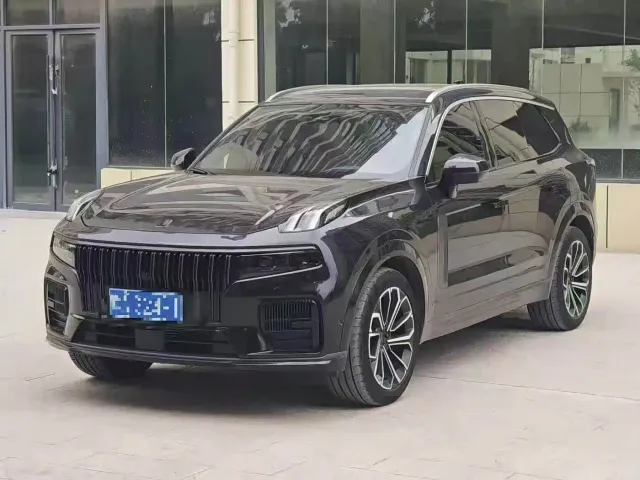 Фотография автомобиля — Lynk & Co 09