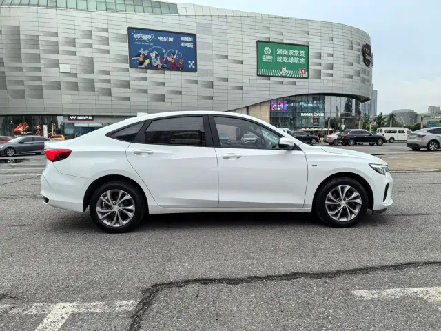 Buick Verano — Фото автомобиля 8