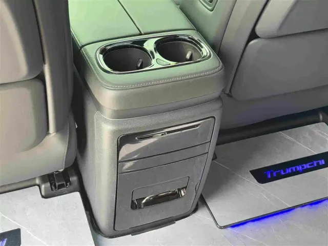 GAC Trumpchi M8 — Фото автомобиля 18