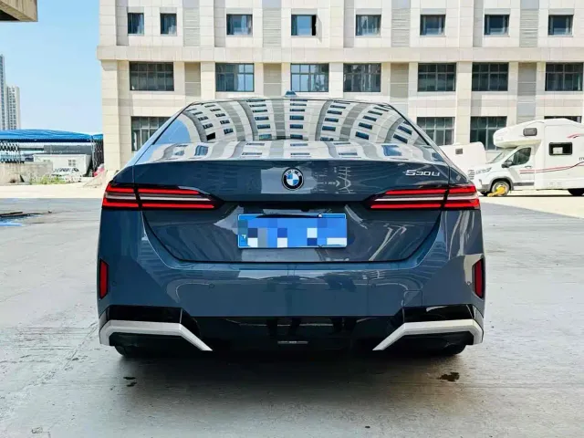 BMW 5 Series — Фото автомобиля 7