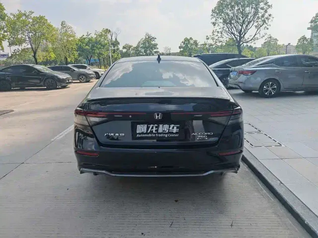 Honda Accord — Фото автомобиля 9