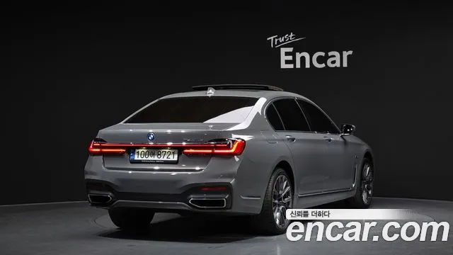 BMW 7 Series — Фото автомобиля 2