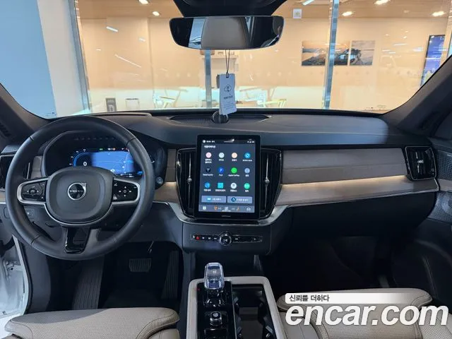 Volvo XC90 — Фото автомобиля 7