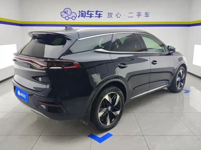 BYD Tang — Фото автомобиля 3