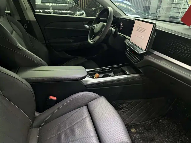 Volkswagen Passat — Фото автомобиля 4