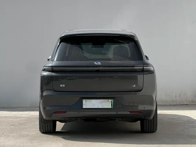 Li Auto L8 — Фото автомобиля 8