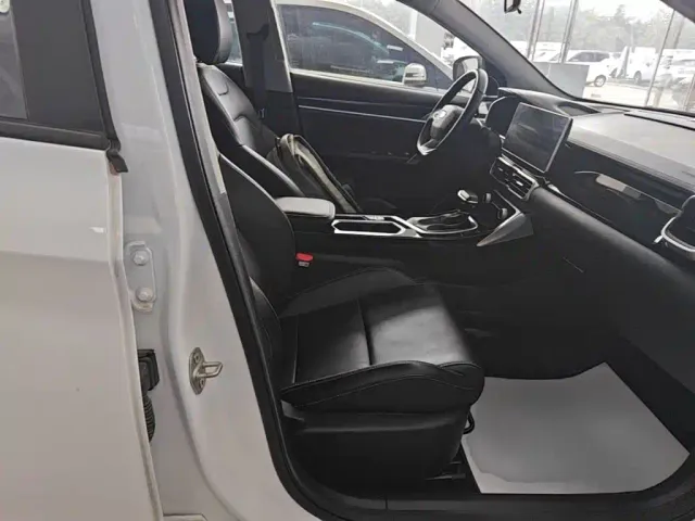 Geely Binyue — Фото автомобиля 24