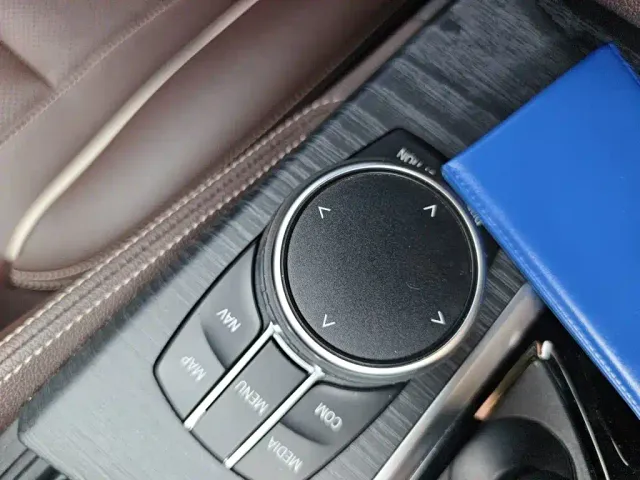 BMW 5 Series — Фото автомобиля 9
