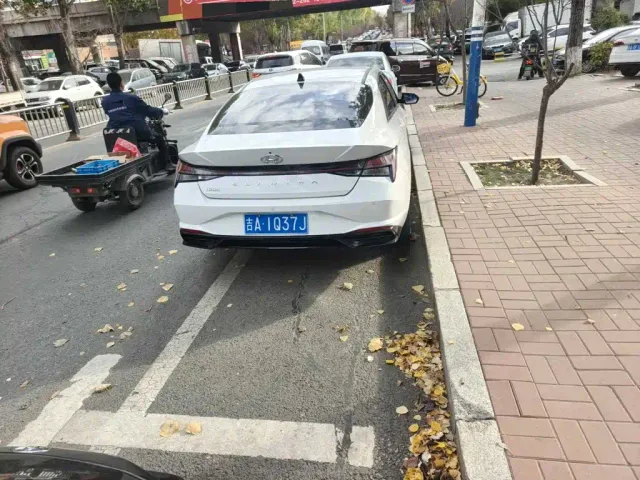 Hyundai Elantra — Фото автомобиля 6