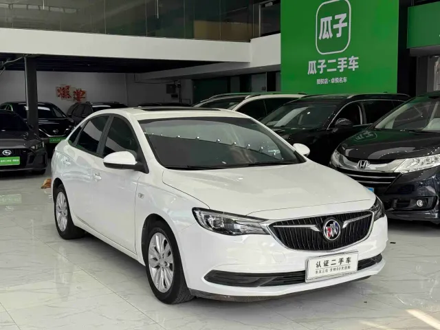 Buick Excelle — Фото автомобиля 3