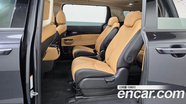 Kia Canival — Фото автомобиля 12
