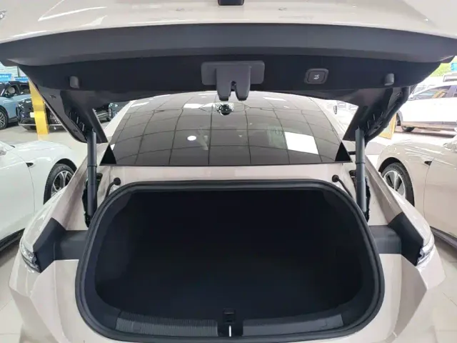 Nio ET5 — Фото автомобиля 18