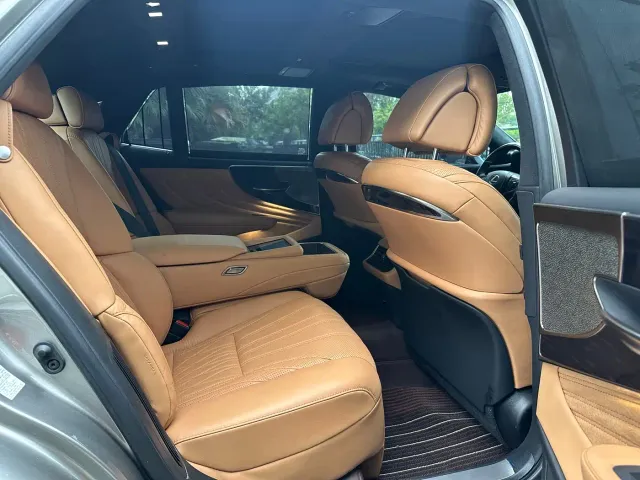 Lexus LS — Фото автомобиля 7