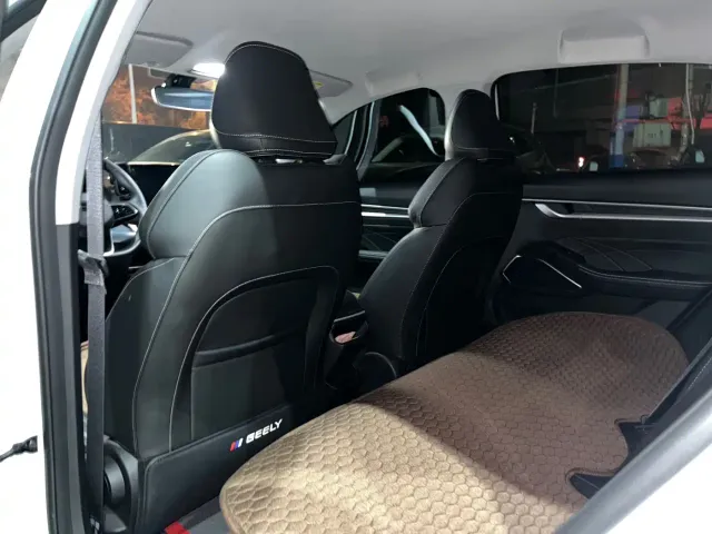 Geely Emgrand — Фото автомобиля 8