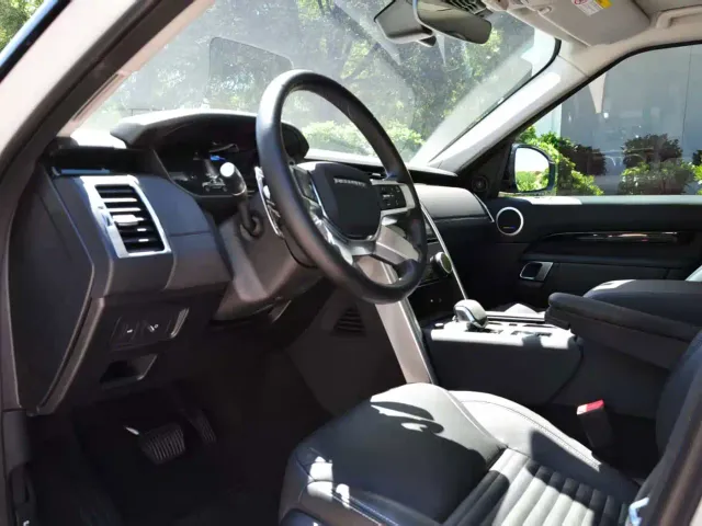 Land Rover Discovery — Фото автомобиля 11